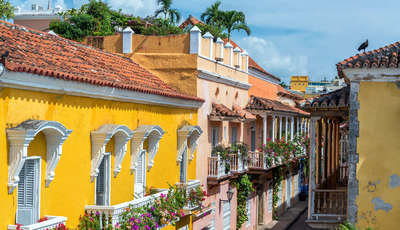 colonial buildings and balconies in the historic center of cartagena, colombia_400_230